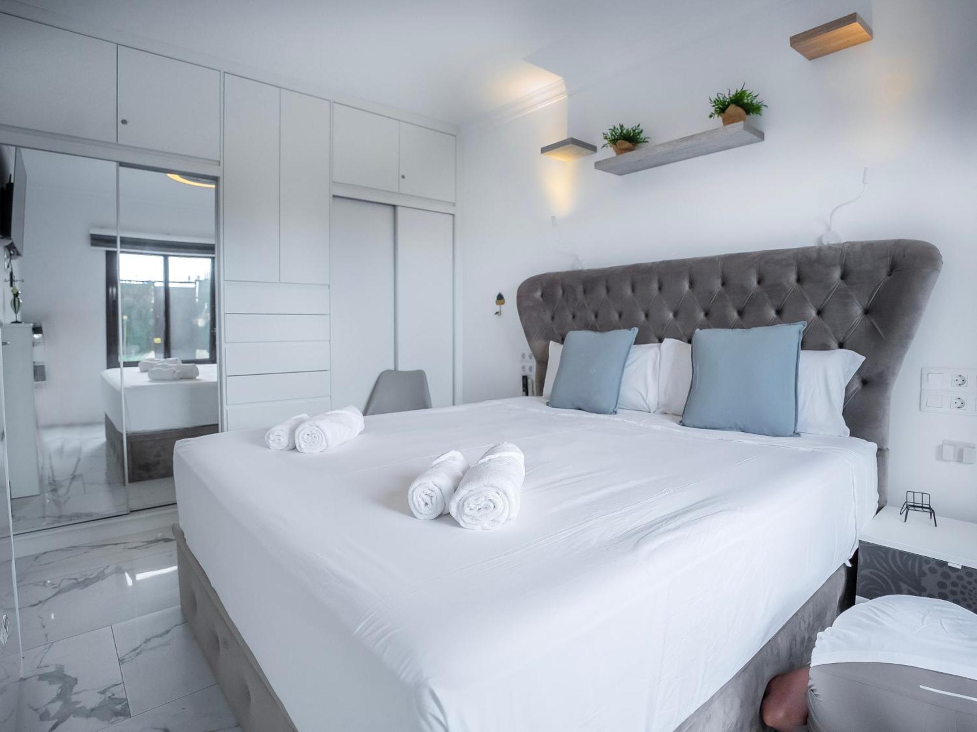 Tasteful 1Bd Apartment With Pool, Oceanfront Terrace, B82 طوستا ديل سيلونثيو المظهر الخارجي الصورة